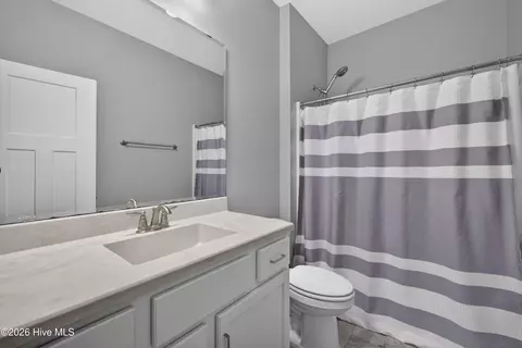 Bath - 203 E Frampton Ct, Hampstead, NC 28443 photo 4 of 4