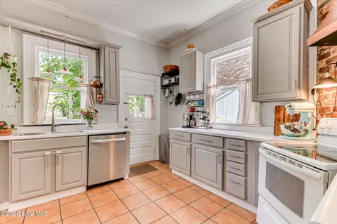 Kitchen - 210 3rd St, Augusta, GA 30901 photo 5 of 8