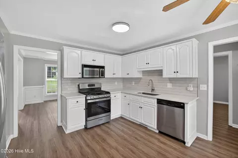Kitchen - 4090 Quinn Dr, Evans, GA 30809 photo 5 of 5