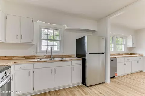 Kitchen - 1506 Halton Rd, Augusta, GA 30909 photo 2 of 5