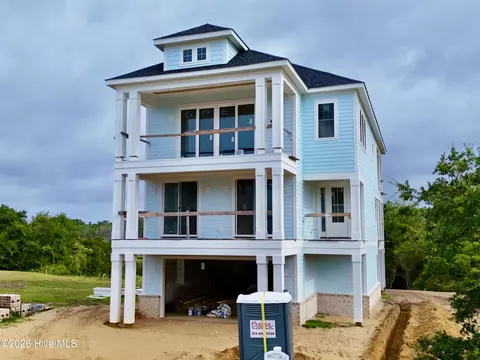 102 Marshland Cir, Newport, NC 28570