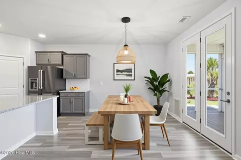 Dining - 101 York Ln, Hampstead, NC 28443 photo 2 of 2