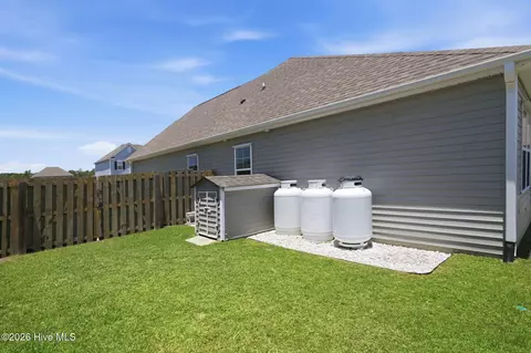 Exterior - 101 York Ln, Hampstead, NC 28443 photo 7 of 12