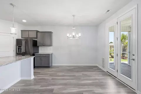 Dining - 101 York Ln, Hampstead, NC 28443 photo 1 of 2