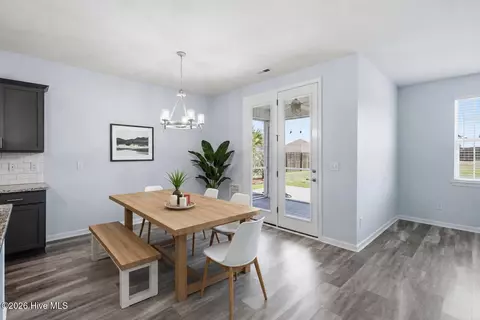 Dining - 101 York Ln, Hampstead, NC 28443 photo 2 of 2