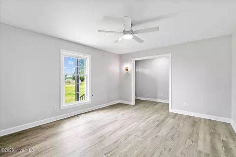 Living - 821 Oberry Rd, Dudley, NC 28333 photo 2 of 4