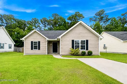 730 Oak Branches Close Close SE, Leland, NC 28451