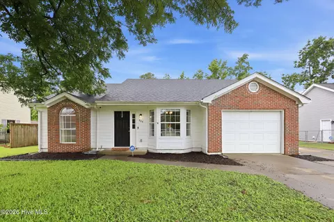 205 Mahogany Dr, Jacksonville, NC 28540
