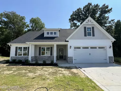 306 Creeks Edge Dr, Pikeville, NC 27863