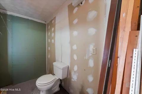 Bath - 1817 Cato Rd, Stapleton, GA 30823 photo 2 of 3