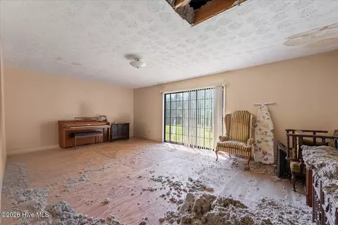 Living - 1817 Cato Rd, Stapleton, GA 30823 photo 3 of 4