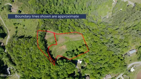 10 Carey Dr, Robbinsville, NC 28771