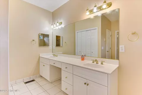 Bath - 1034 Hampstead Pl, Martinez, GA 30907 photo 4 of 5