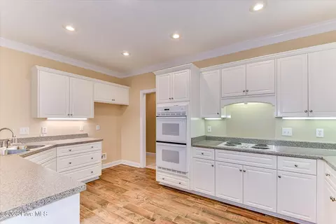 Kitchen - 1034 Hampstead Pl, Martinez, GA 30907 photo 4 of 7