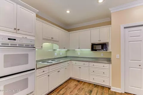 Kitchen - 1034 Hampstead Pl, Martinez, GA 30907 photo 7 of 7