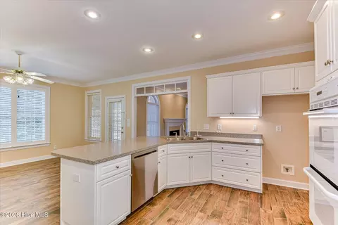 Kitchen - 1034 Hampstead Pl, Martinez, GA 30907 photo 5 of 7