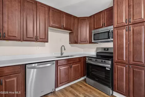 Kitchen - 145 Ash Ct, Hubert, NC 28539 photo 3 of 3