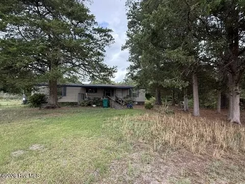 9421 Academy Rd, Laurinburg, NC 28352