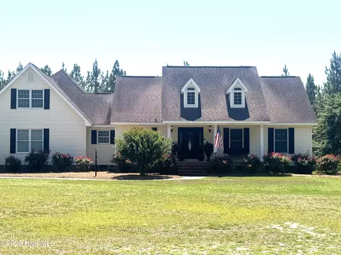 727 Mount Olive Rd, Bladenboro, NC 28320