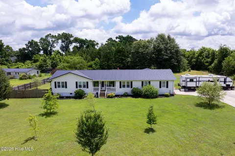 388 Comfort Rd, Richlands, NC 28574
