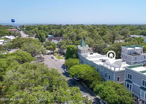 701 N Howe St #8, Southport, NC 28461