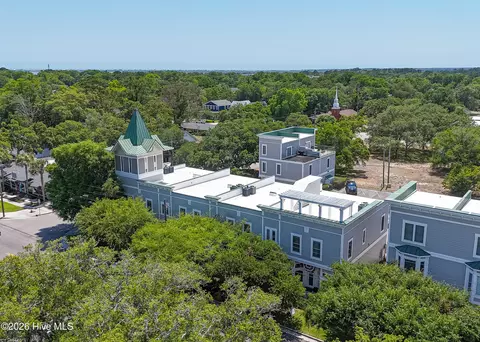 701 N Howe St #8, Southport, NC 28461