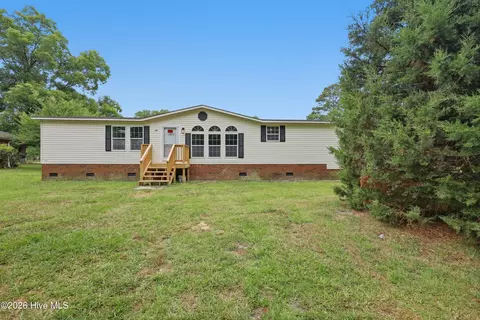 107 W Robertson St, Beulaville, NC 28518
