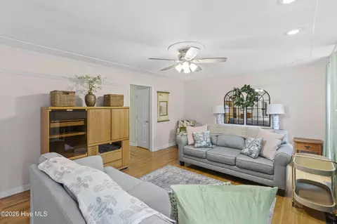 Living - 415 Bristol Rd, Martinez, GA 30907 photo 2 of 4