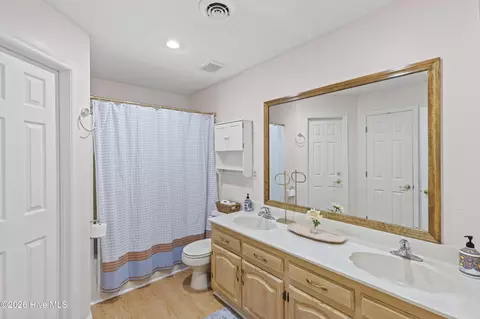 Bath - 415 Bristol Rd, Martinez, GA 30907 photo 2 of 3