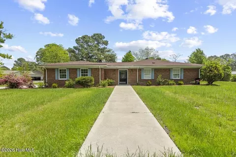116 Oak St, Warsaw, NC 28398