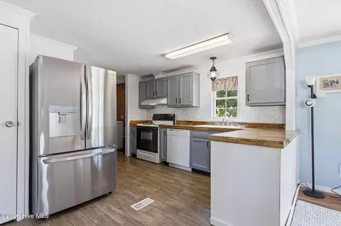 404 Oregon Trl, Hubert, NC 28539 photo 9