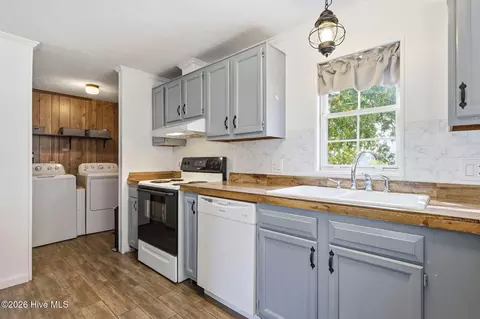404 Oregon Trl, Hubert, NC 28539 photo 11