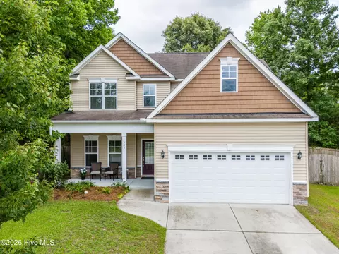 303 Bonnie Ct, Sneads Ferry, NC 28460