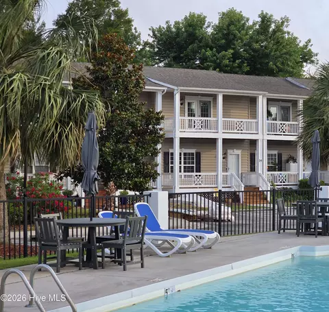 14 Schooner Dr, Swansboro, NC 28584