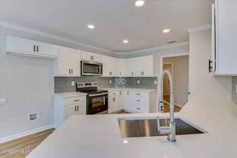 Kitchen - 853 Prairie Ln, Evans, GA 30809 photo 2 of 4