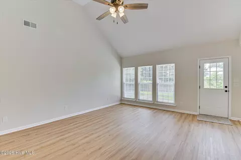 Living - 853 Prairie Ln, Evans, GA 30809 photo 2 of 4
