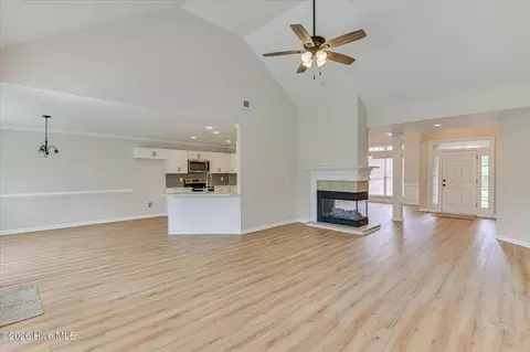 Living - 853 Prairie Ln, Evans, GA 30809 photo 4 of 4