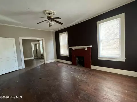 Living - 113 4th St, Augusta, GA 30901 photo 1 of 3
