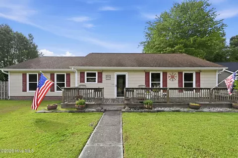 275 Raintree Rd, Jacksonville, NC 28540