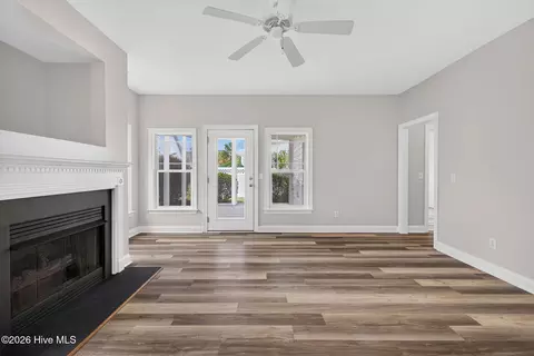 Living - 105 Phoebee Ct, Hampstead, NC 28443 photo 4 of 6