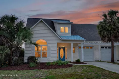 105 Phoebee Ct, Hampstead, NC 28443