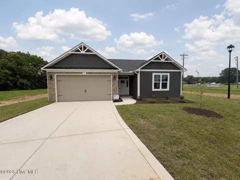 14 Kizzy Dr, Selma, NC 27576