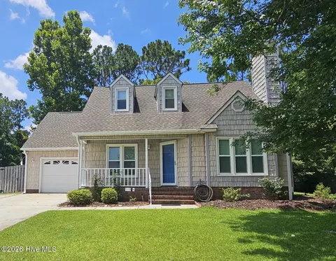 519 Green Meadows Dr N, Wilmington, NC 28405