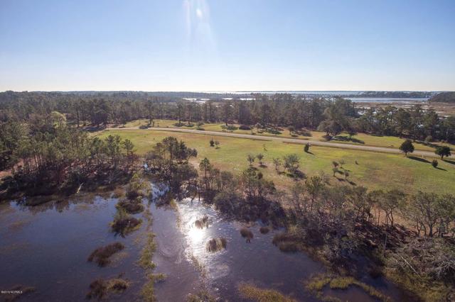 122 Jade St, Beaufort, NC 28516