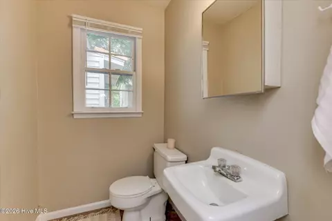 Bath - 531 Carr St, Augusta, GA 30904 photo 1 of 4