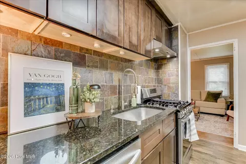 Kitchen - 531 Carr St, Augusta, GA 30904 photo 3 of 4