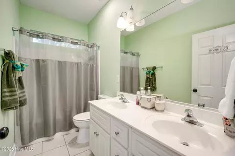 Bath - 3961 Cheyenne Trl, Martinez, GA 30907 photo 3 of 4