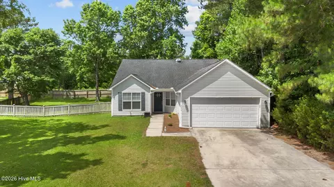 233 Derby Downs Dr, Sneads Ferry, NC 28460