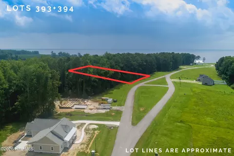 289 S Brightleaf Dr, Minnesott Beach, NC 28510