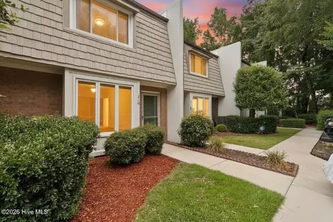 210 Cobblestone Dr, Wilmington, NC 28405